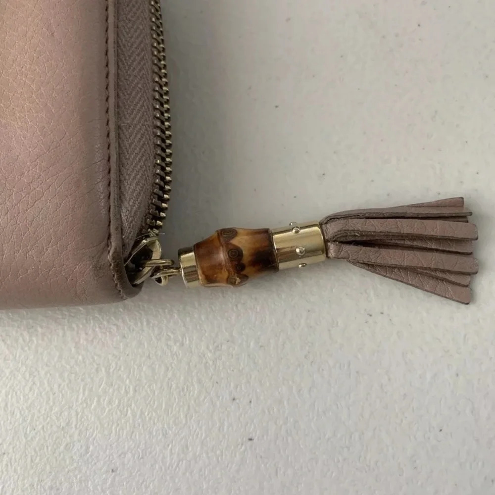 Gucci pink blush pebbled leather zippy wallet bamboo pull gold lettering - Picture 4 of 8